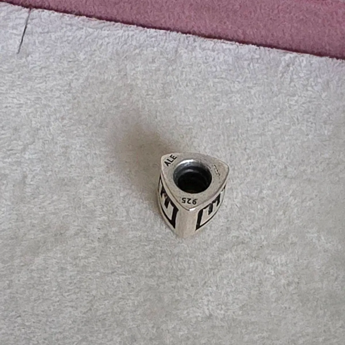 Pandora  charm   letter 'E' very good condition - Image 2