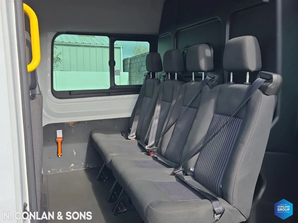 Ford Transit 2.2 TDCI 4DR CREW CAB 350L TREND MANU - Image 4