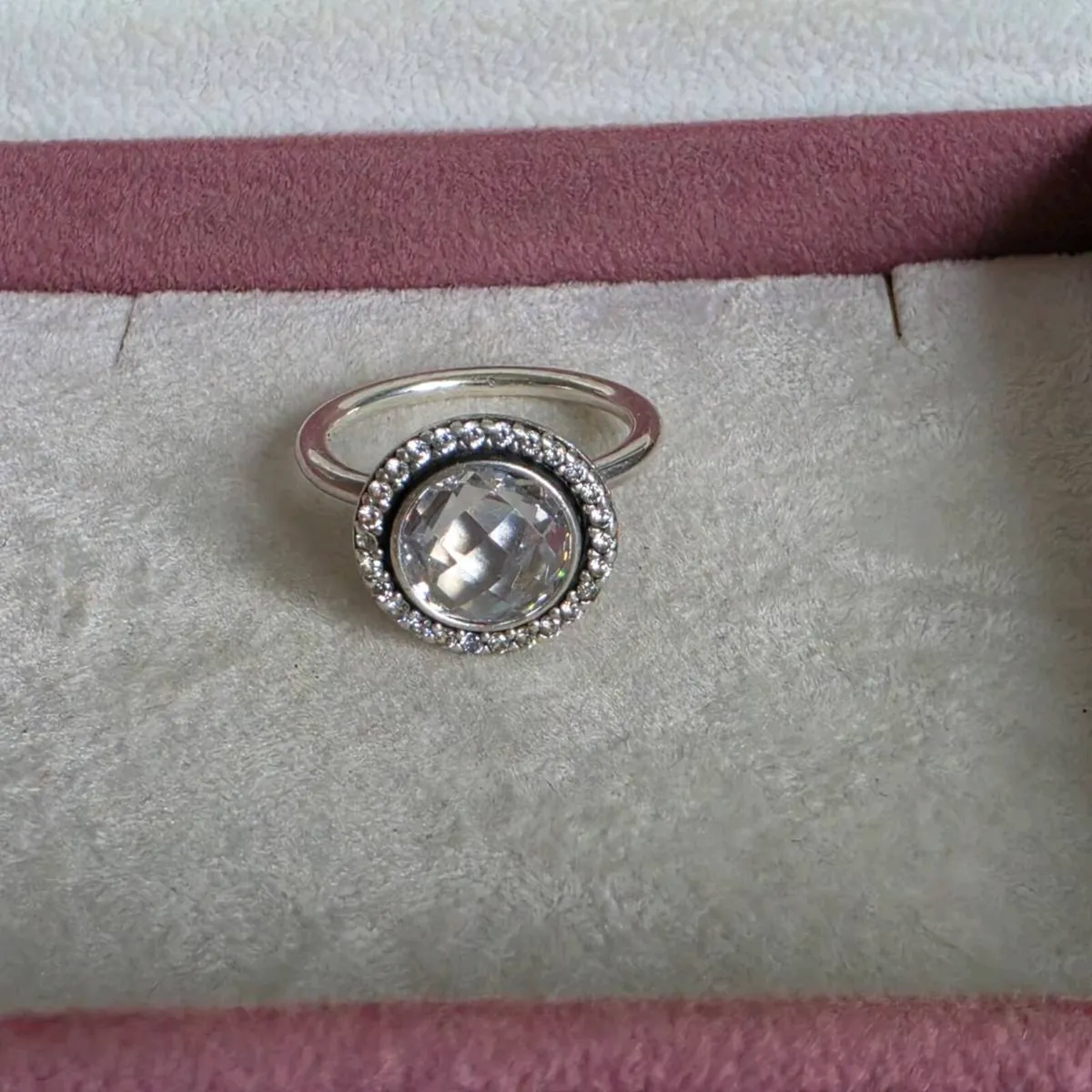 Pandora silver ring with large central clear - Image 1