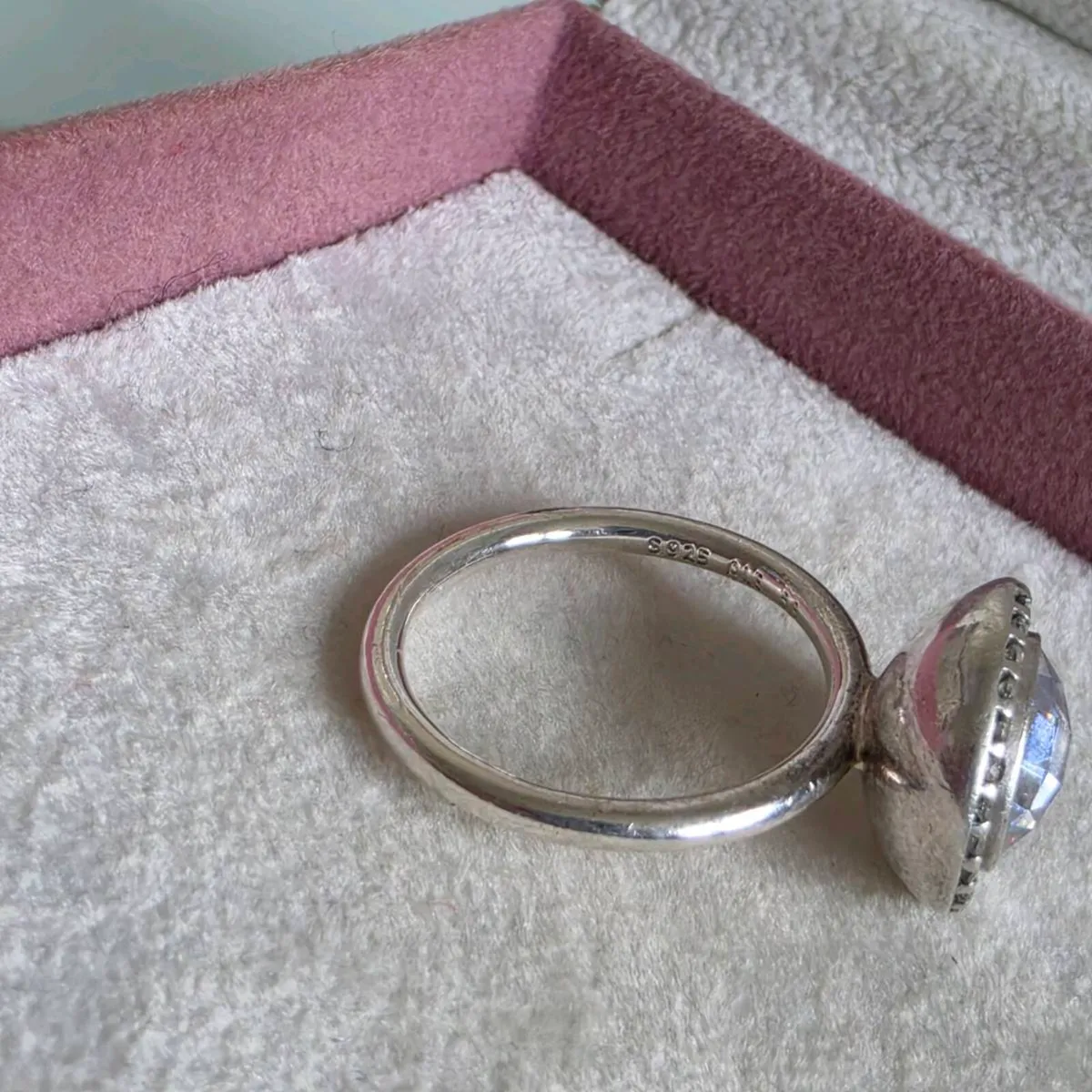 Pandora silver ring with large central clear - Image 3