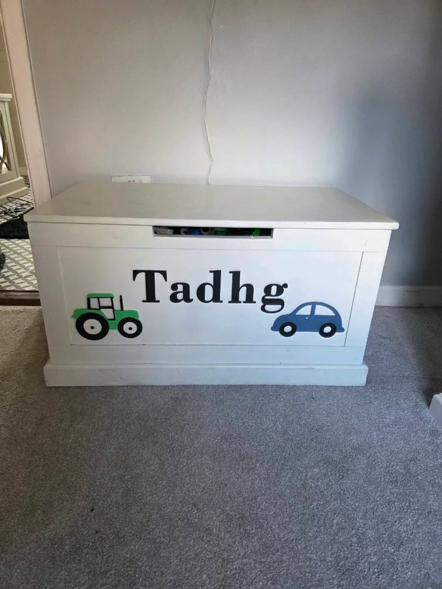 Toy box