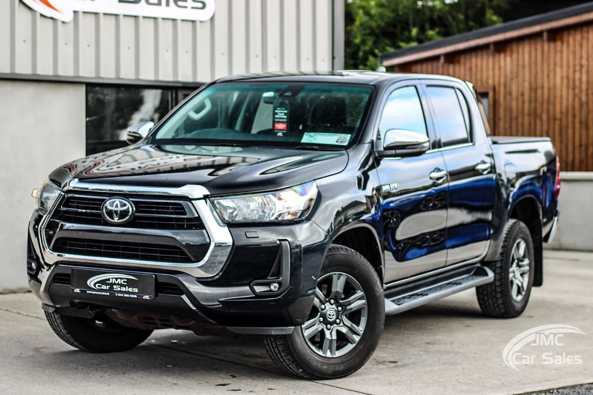 2022 TOYOTA HILUX 2.8L CREW CAB - Image 1
