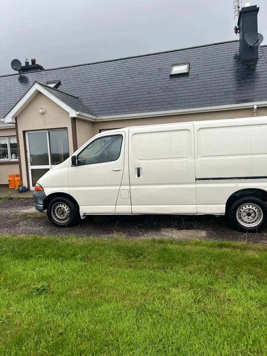 Toyota Hiace - Image 2