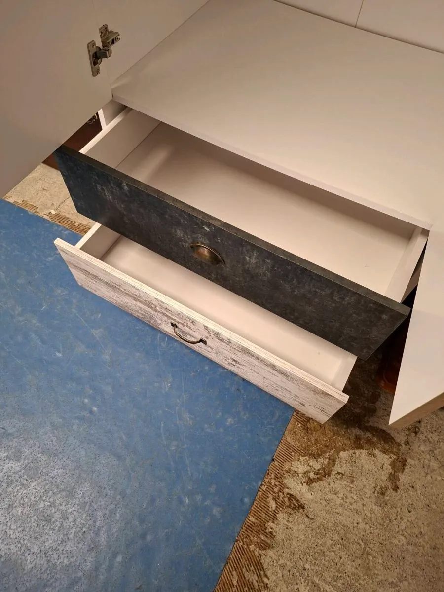 WARDROBE - Image 3