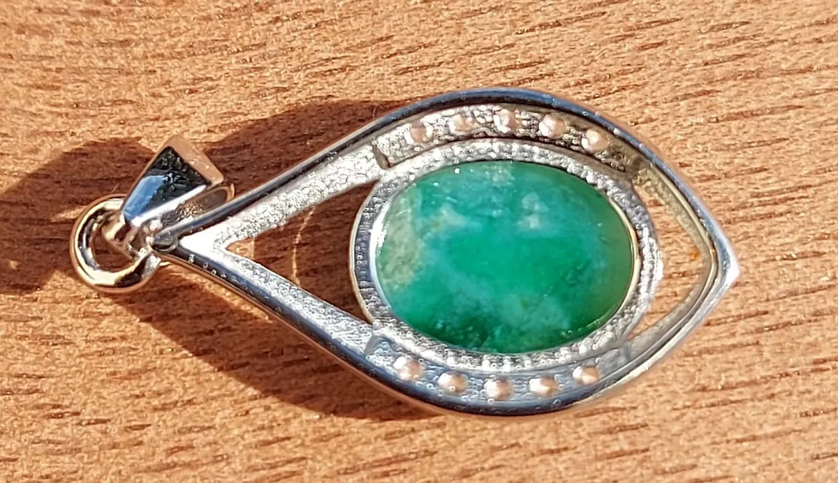 Emerald natural 1ct S925 Silver Pendant rhodium pl - Image 4