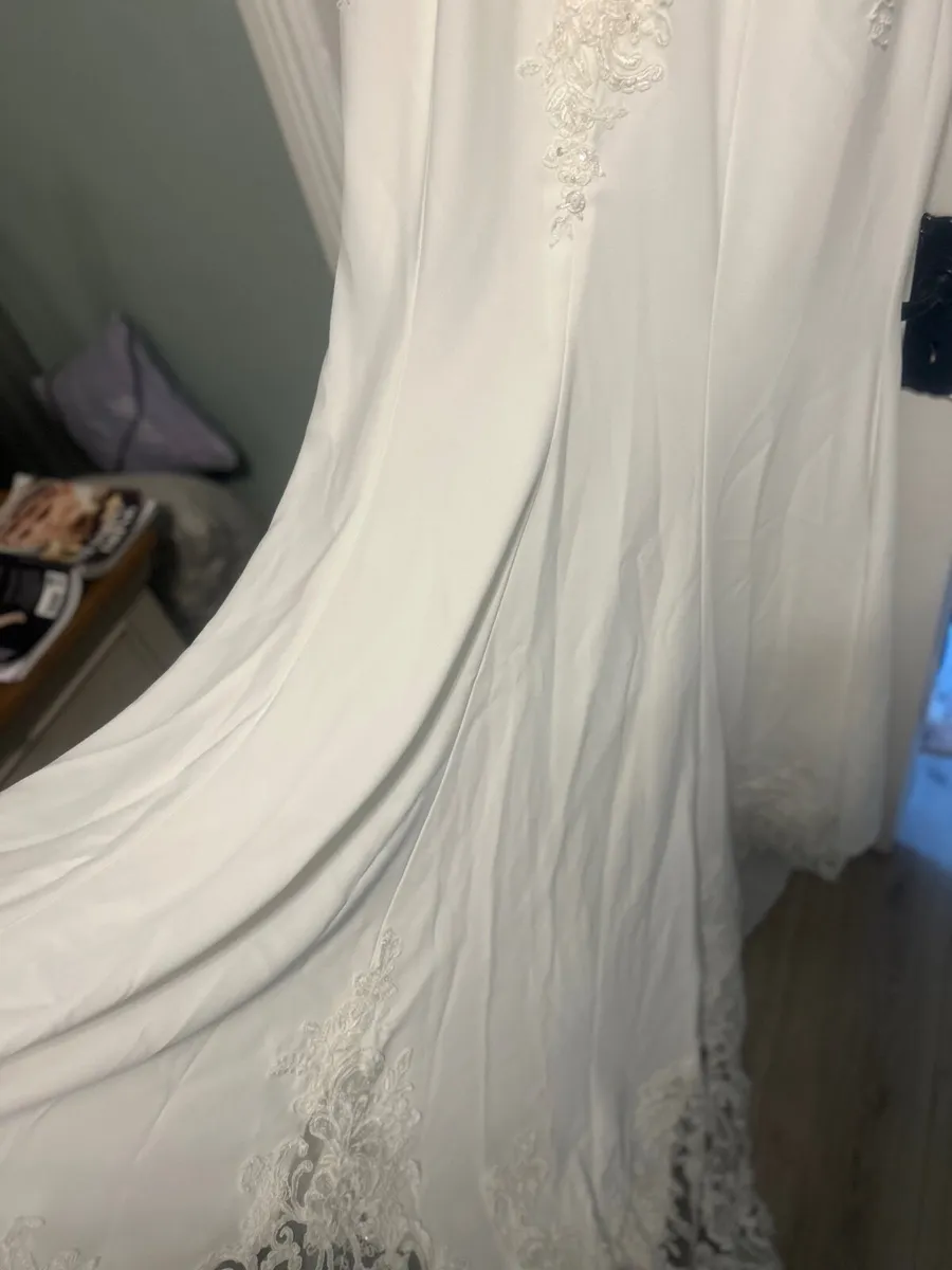 Wedding dress - Image 2