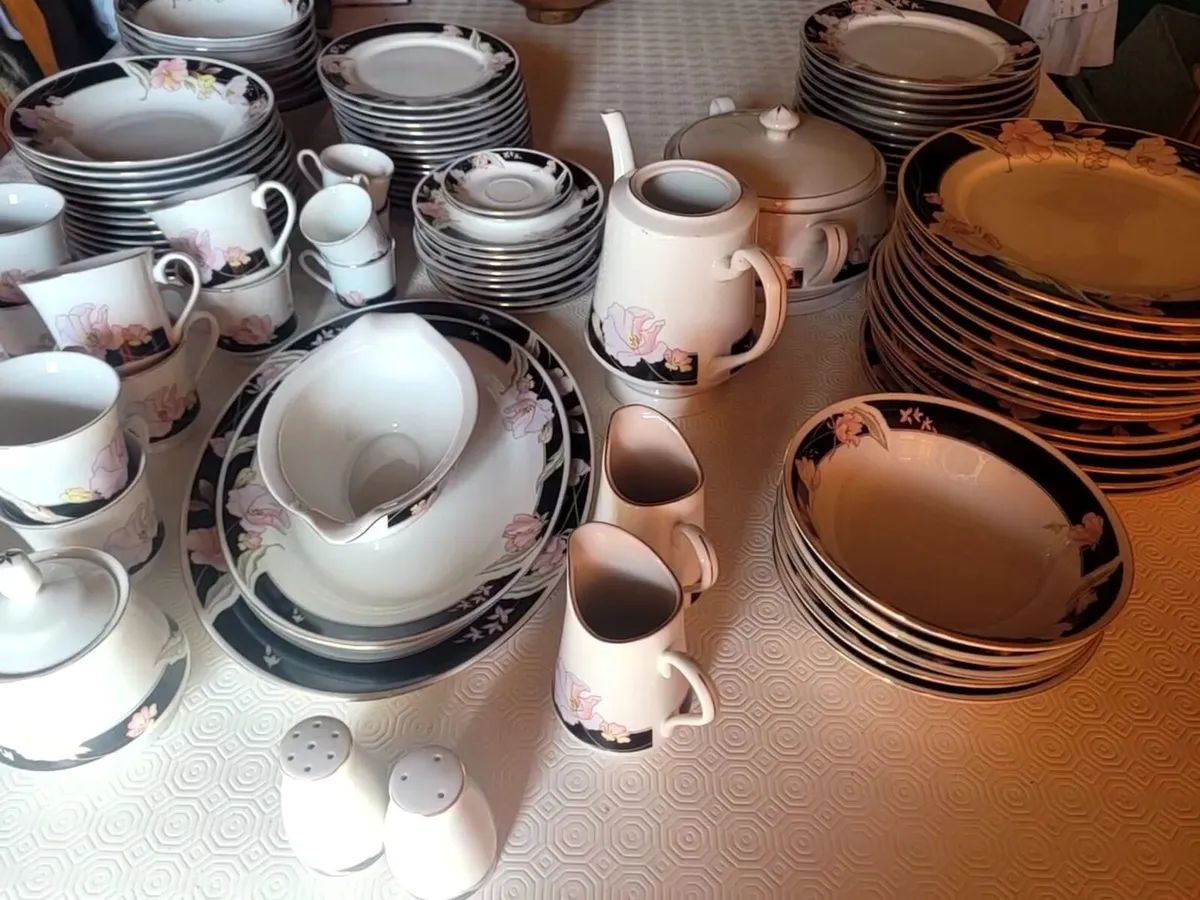 China Pearl dinnerware set - Image 1