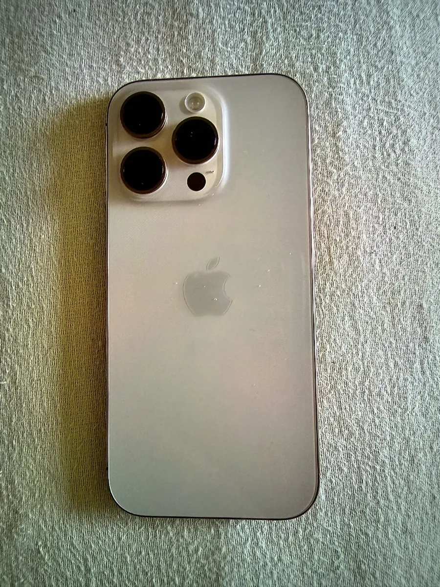 iPhone 16 pro - Image 2