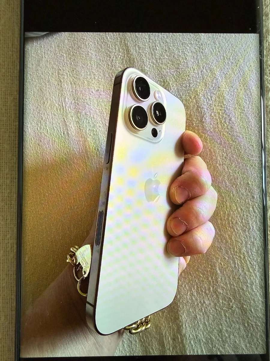 iPhone 16 pro - Image 3