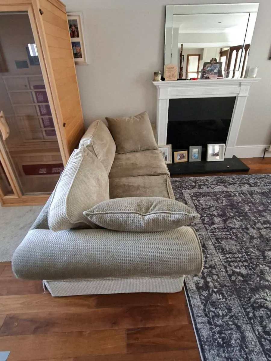 Three seater couch - Image 1