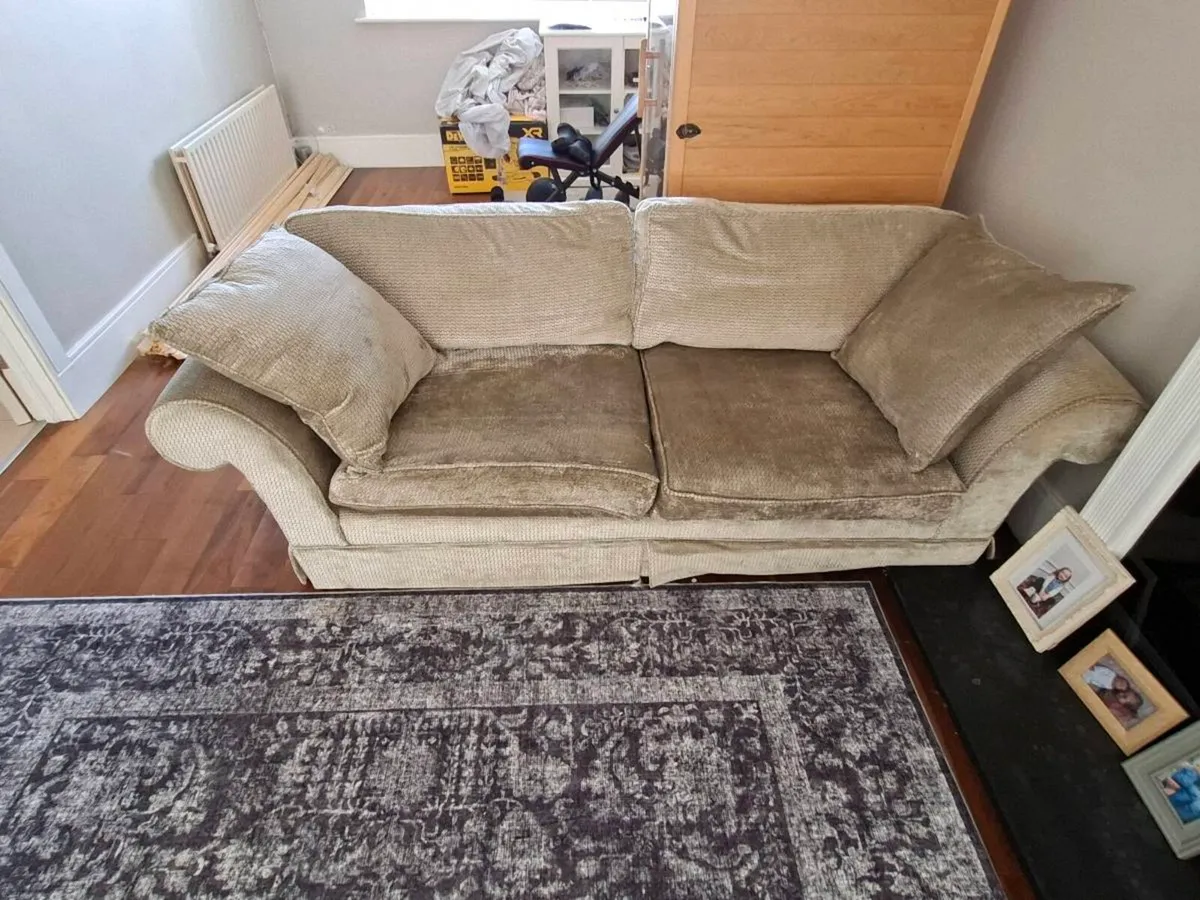 Three seater couch - Image 2