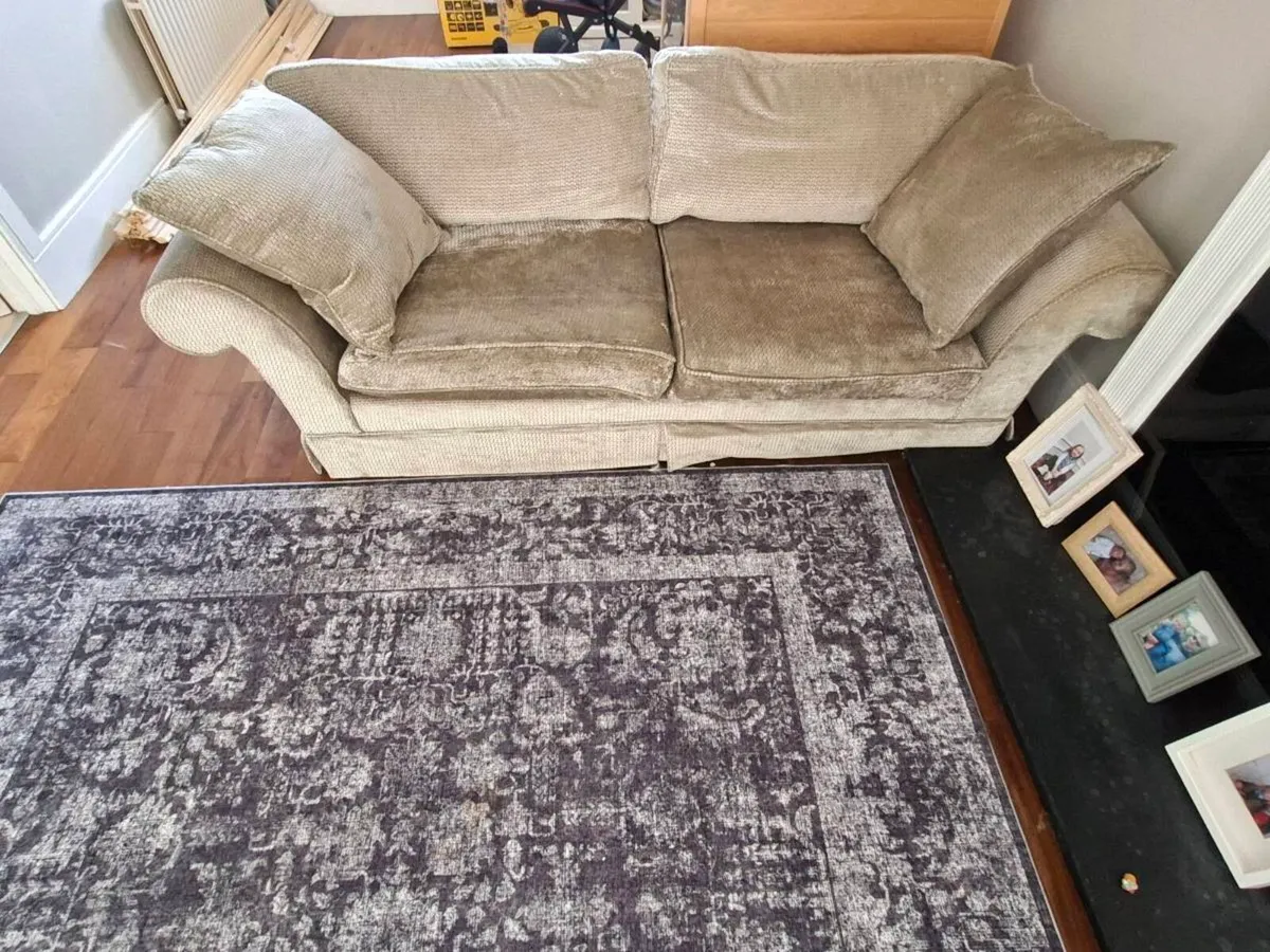 Three seater couch - Image 3