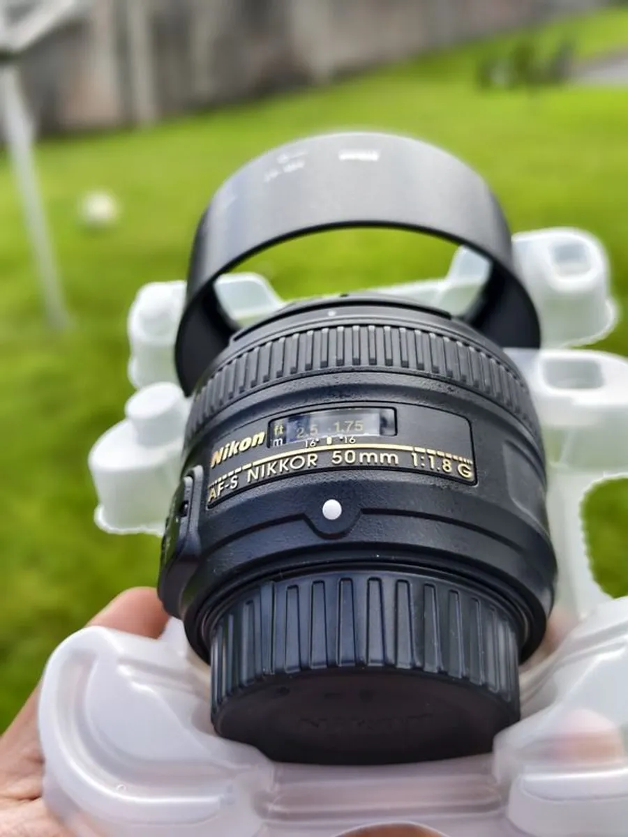 DSLR Nikon D3500 + 18-55 kit lens+ 50 mm 1.8g prime lens - Image 2