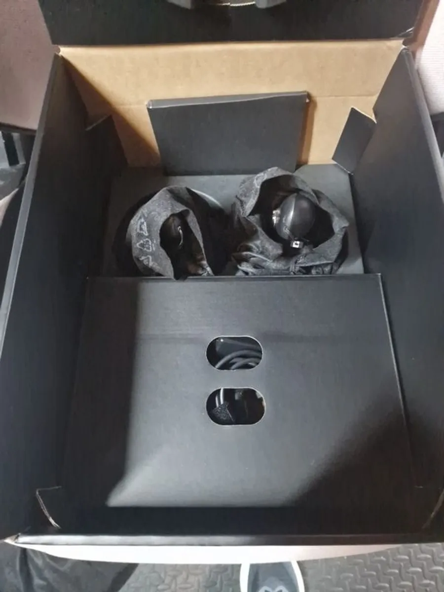 HP Reverb G2 V2 VR Headset - Image 3