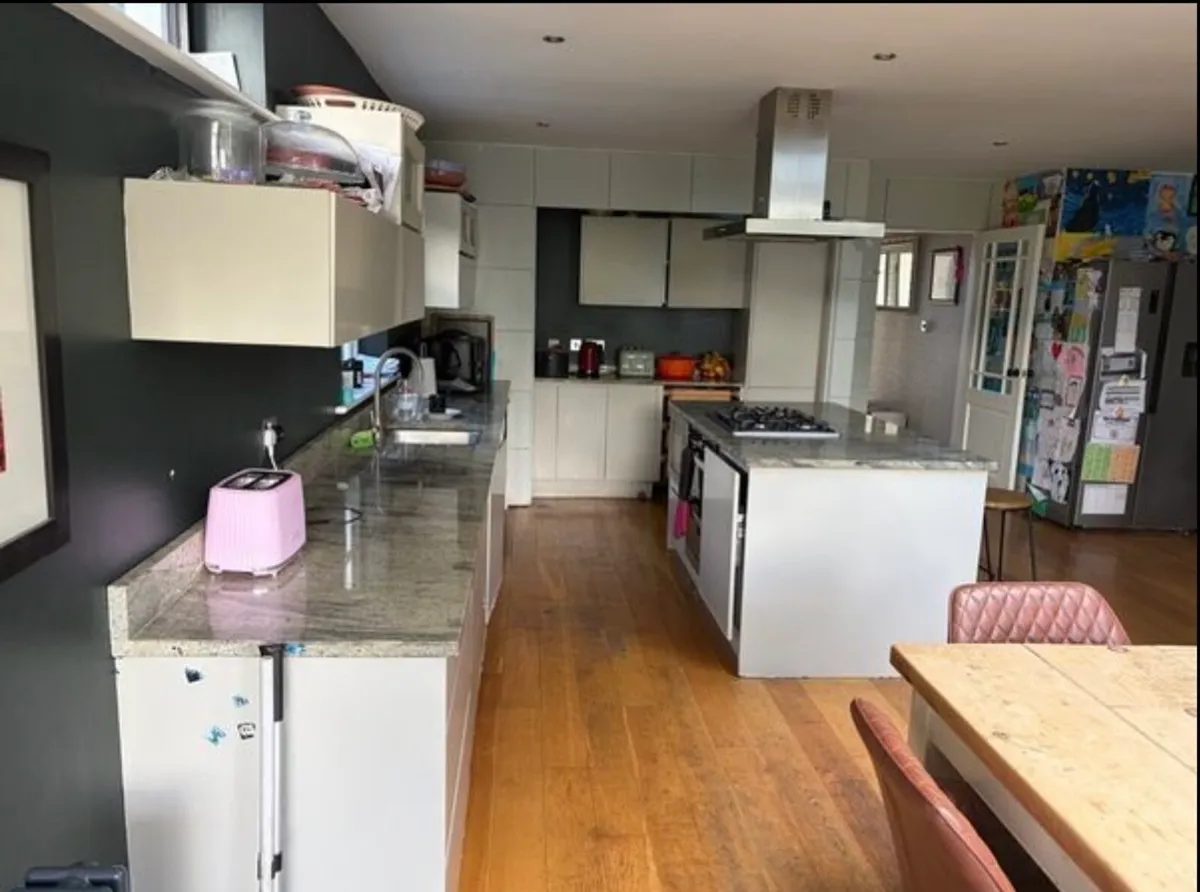 Granite/ quartz worktop - Image 4
