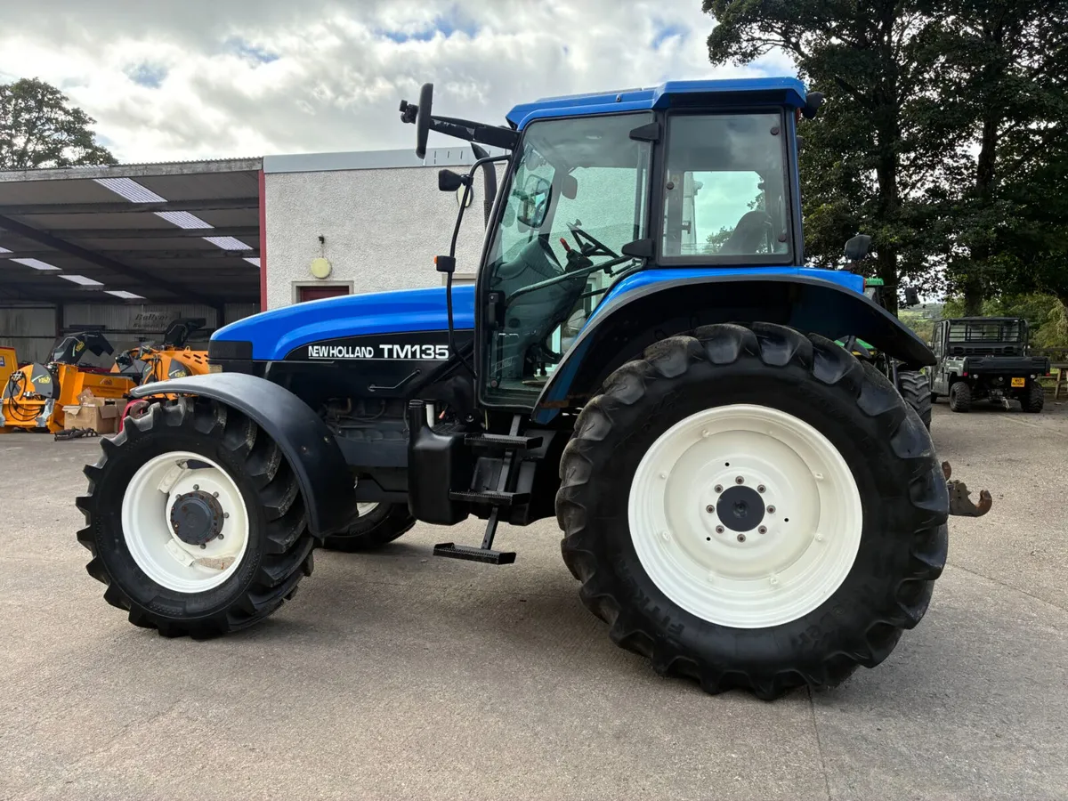 New Holland TM135 - Image 2