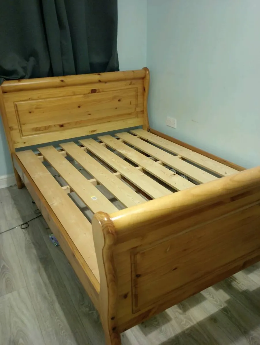 Pine sleigh double bed