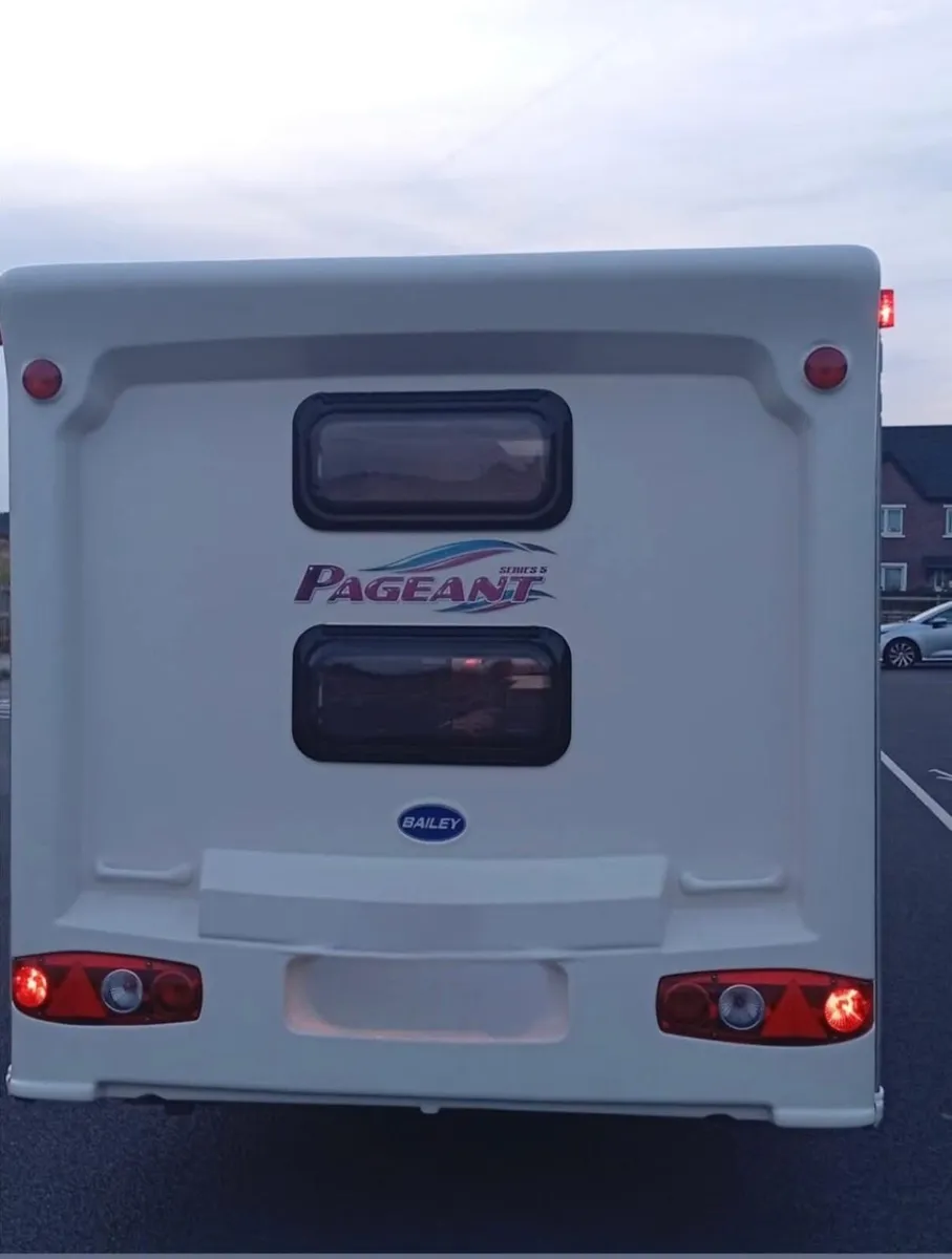 09 Bailey 6/7 berth with Full Awning - Image 3