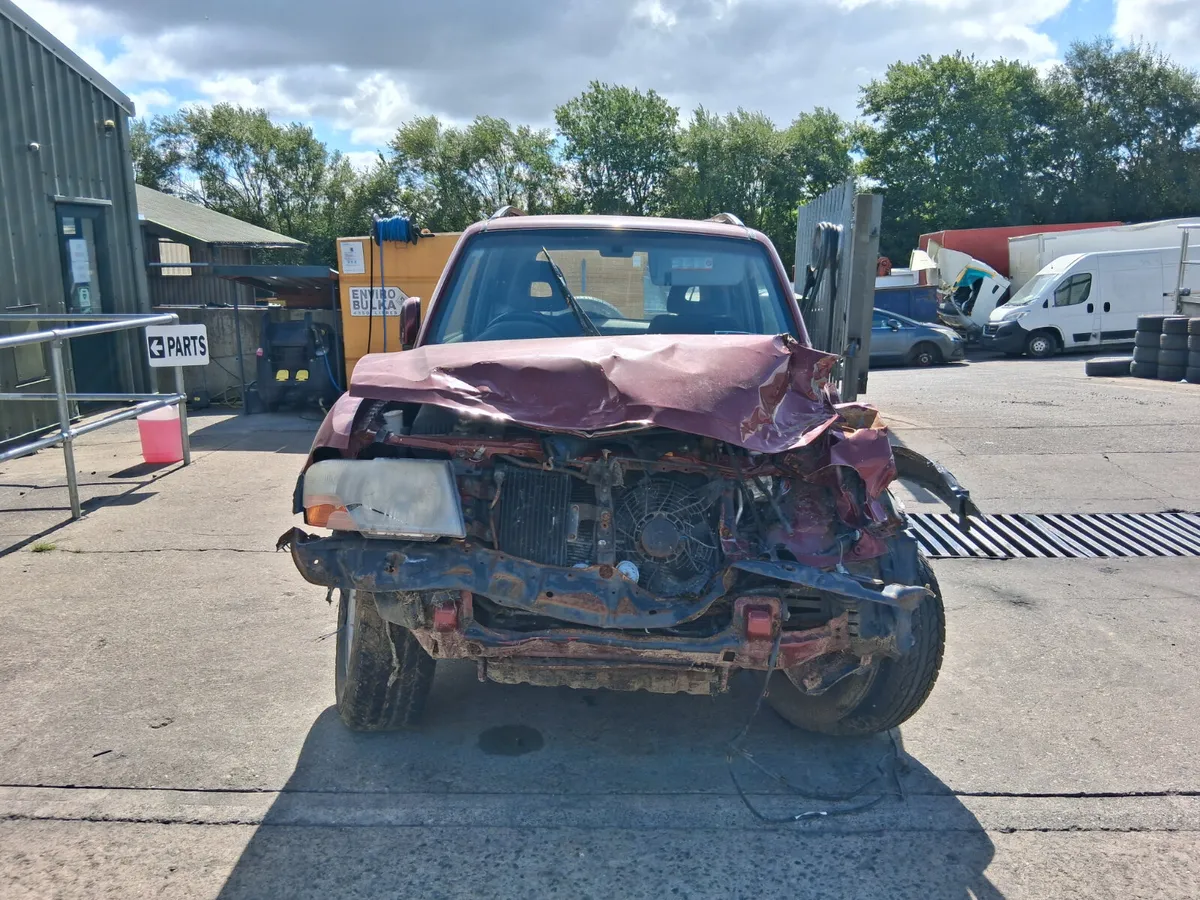 2004 MITSUBISHI PAJERO 2.5L Dsl (for parts only) - Image 2