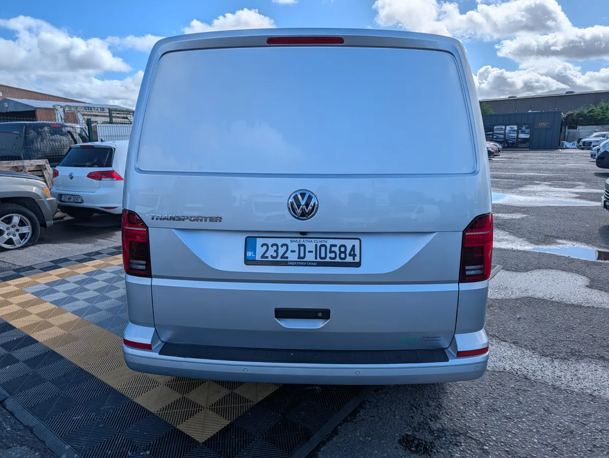 Volkswagen Transporter Highline 150 full history - Image 4