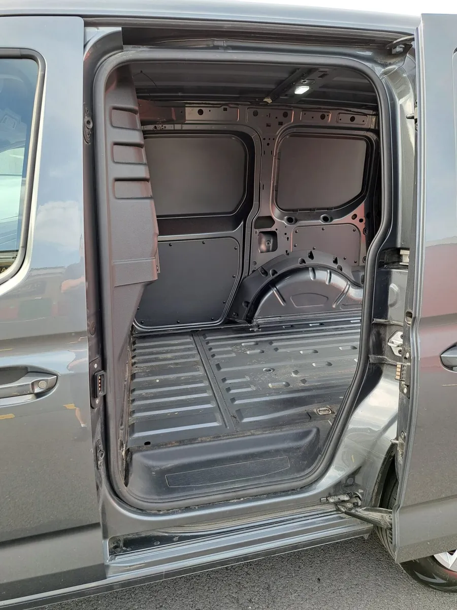 232 VW CADDY CARGO - Image 4