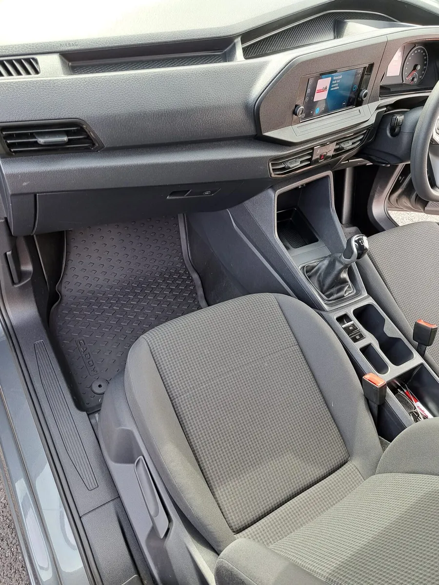 232 VW CADDY CARGO - Image 3