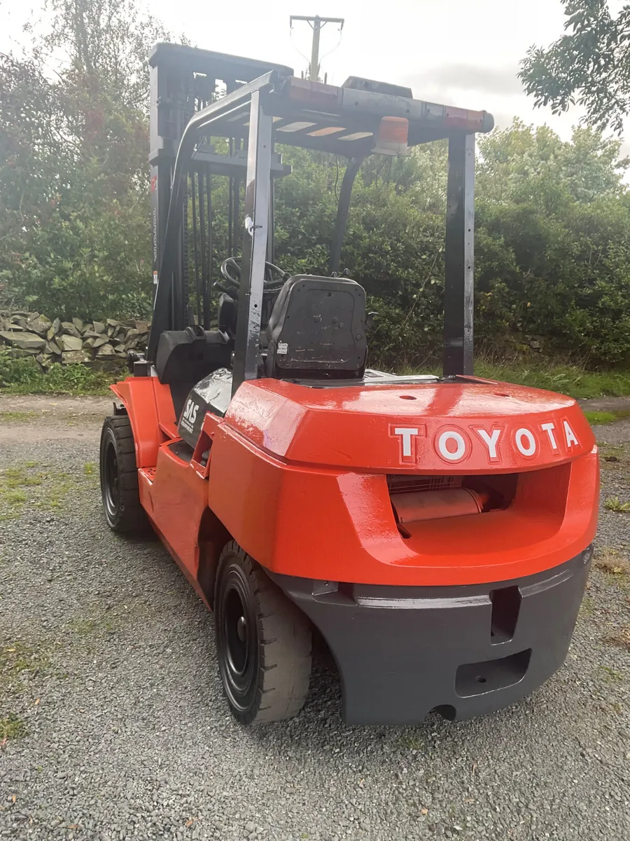 FORKLIFT - Image 4