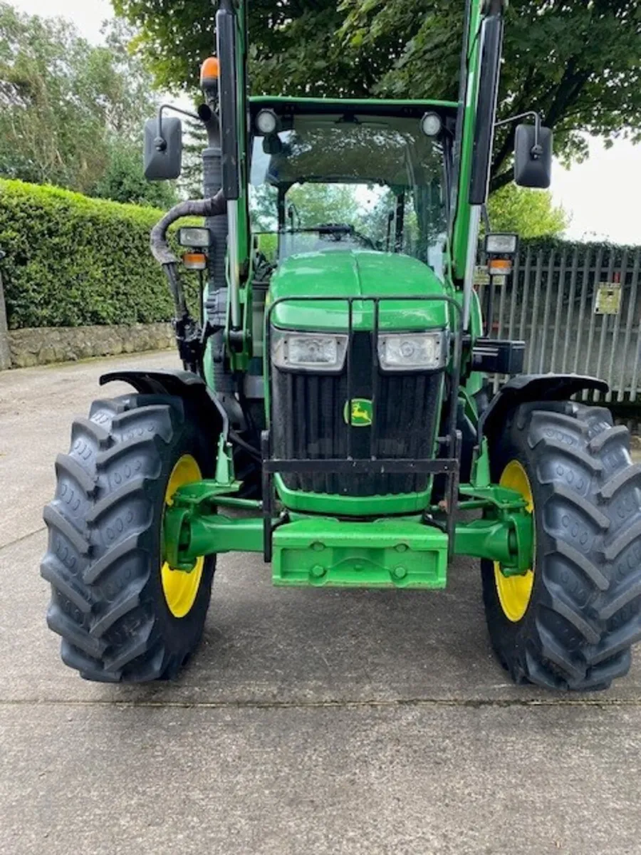 2016 John Deere 5100M c/w Q 38 loader - Image 2