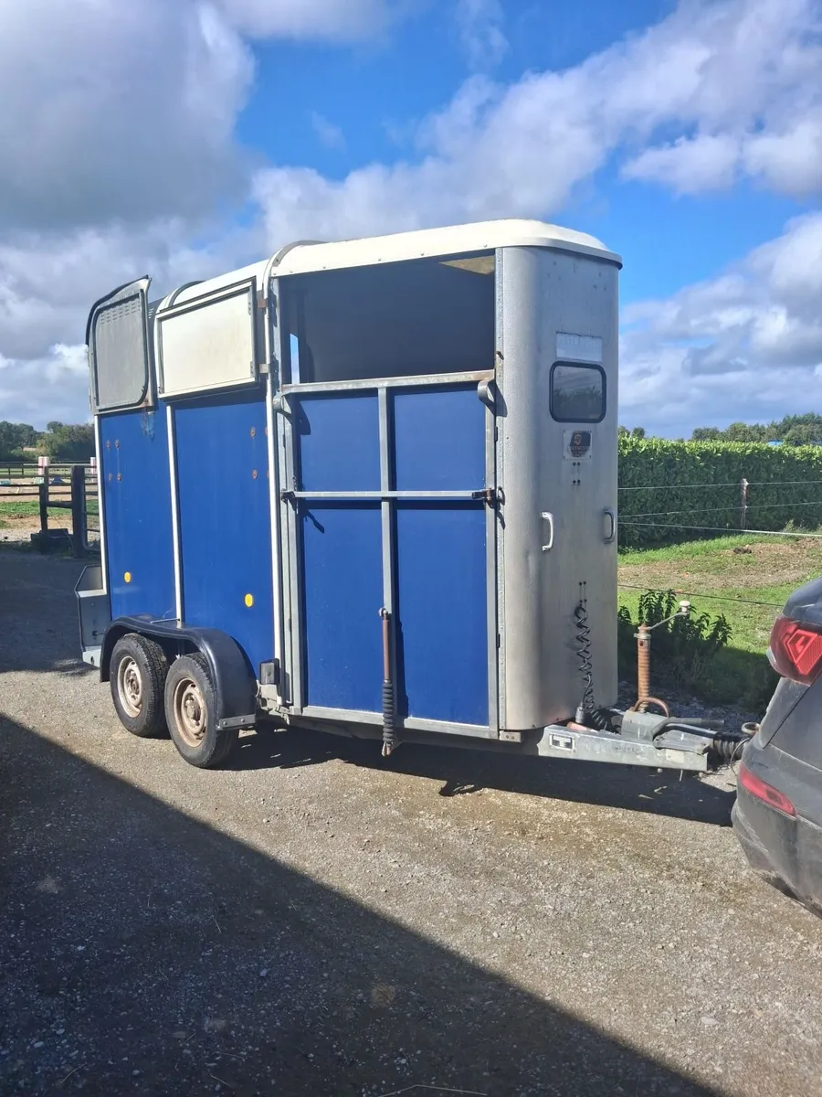 Ifor Williams  HB 505 Double Horsebox for sale - Image 1