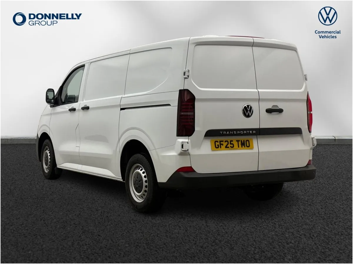 Volkswagen Transporter 2.0 TDI 110 Commerce Van [5 - Image 3