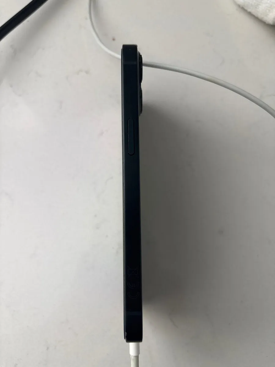 Iphone 13 - Image 3