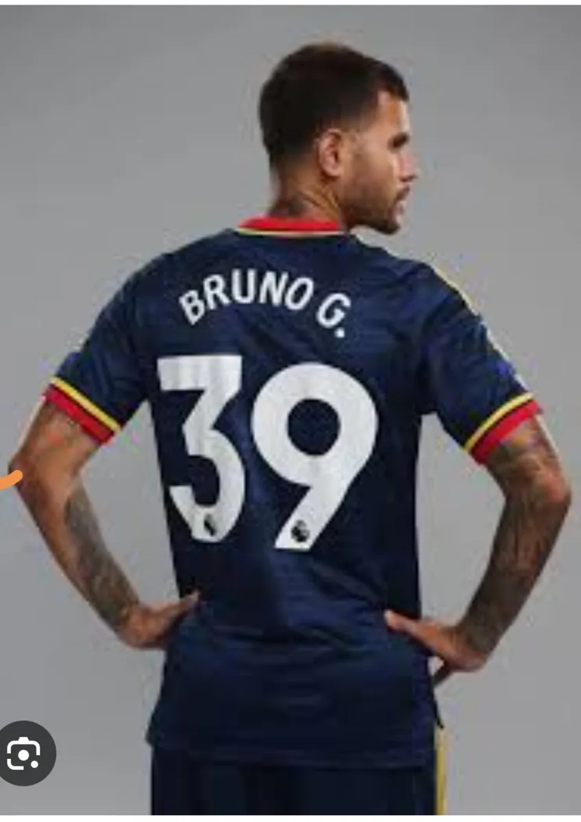 Arsenal football jersey - Image 1