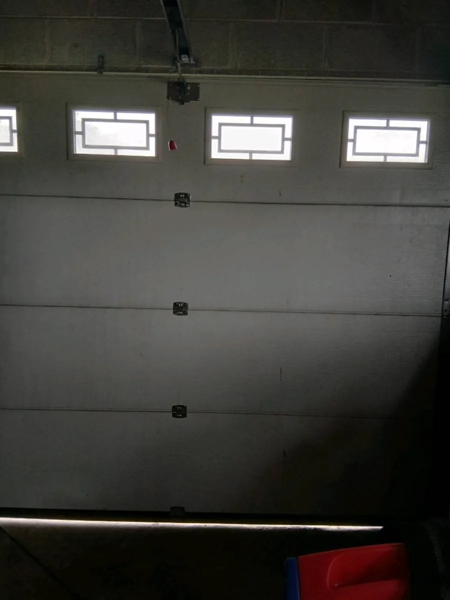 Garage door - Image 2