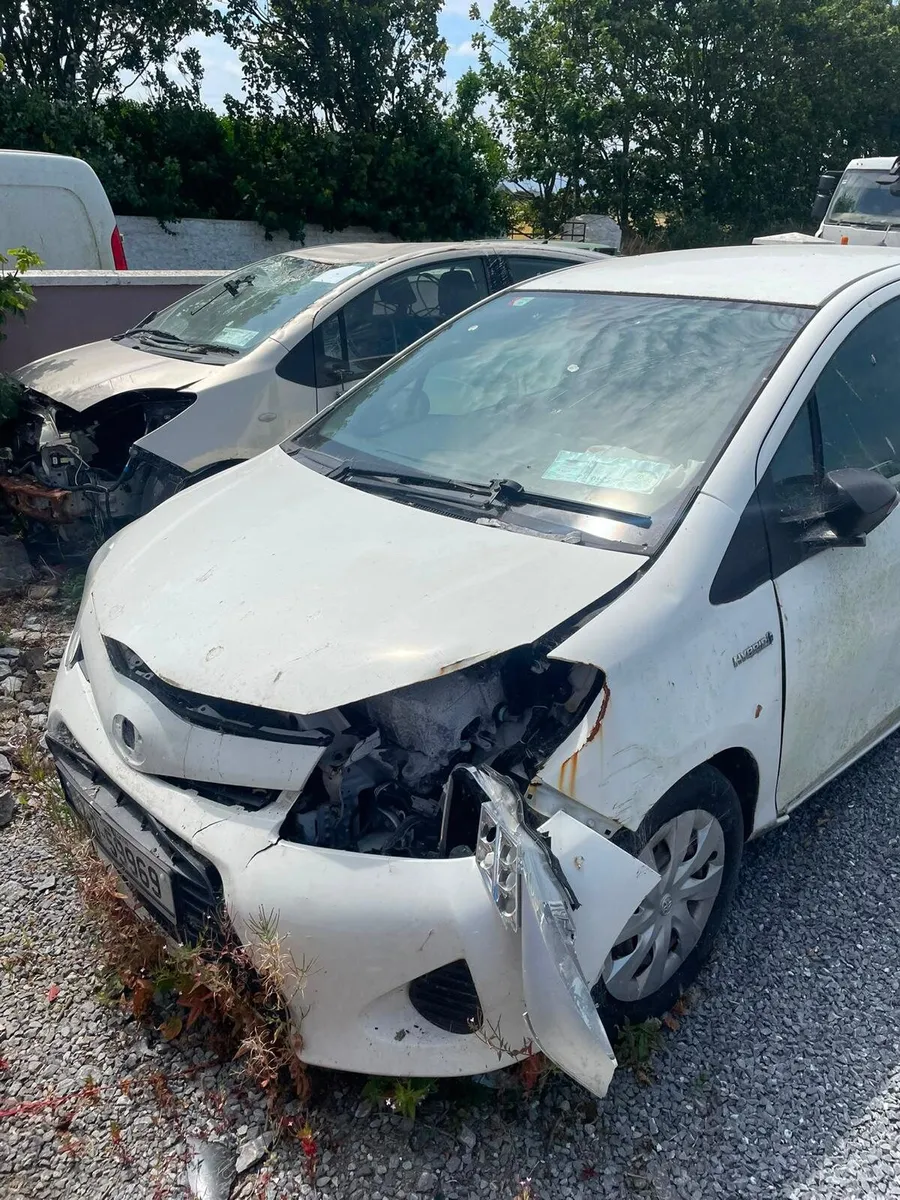 Toyota Yaris 1.5 hybrid - Image 1