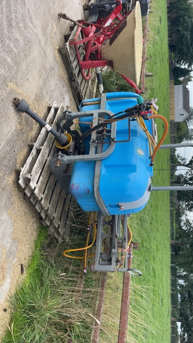 600ltr 12mtr sprayer - Image 1