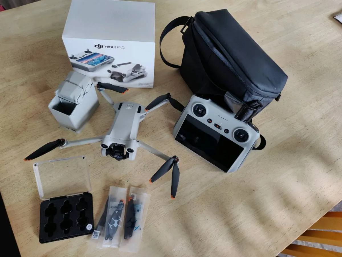 DJI Mini 3 Pro + Flymore kit - Image 1