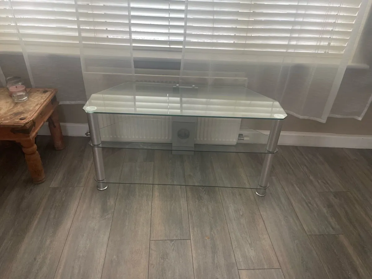 Glass tv unit - Image 2