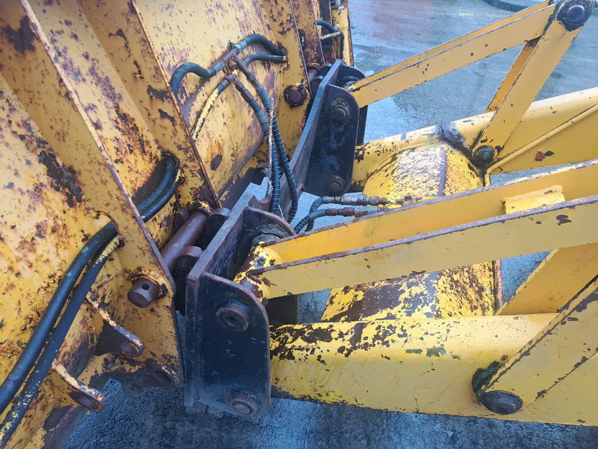 JCB 3CX 4WD - Image 3