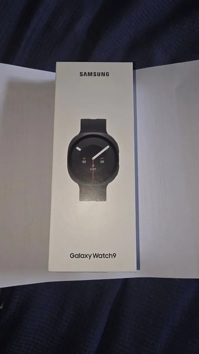 Smartwatch - Image 1