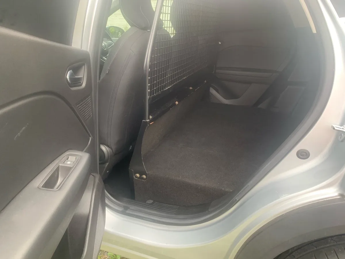 Renault Capture VAN “VERY LOW MILEAGE” - Image 4