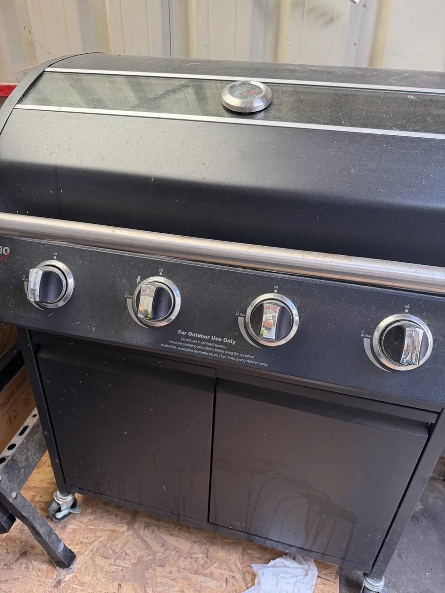 B B Q - Image 1