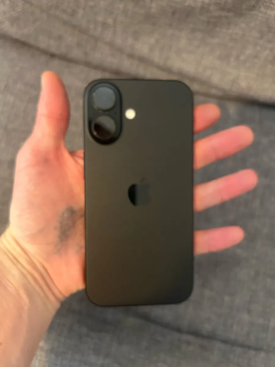 iPhone 16 black 128gb unlocked, 91% battery - Image 3