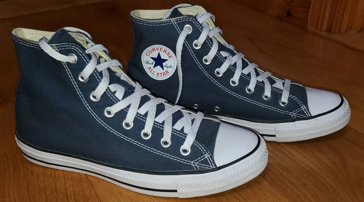 Converse size 9 as new. - Image 1