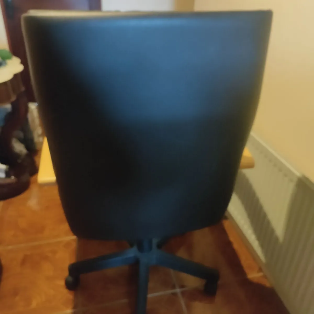 Office chair - Image 2