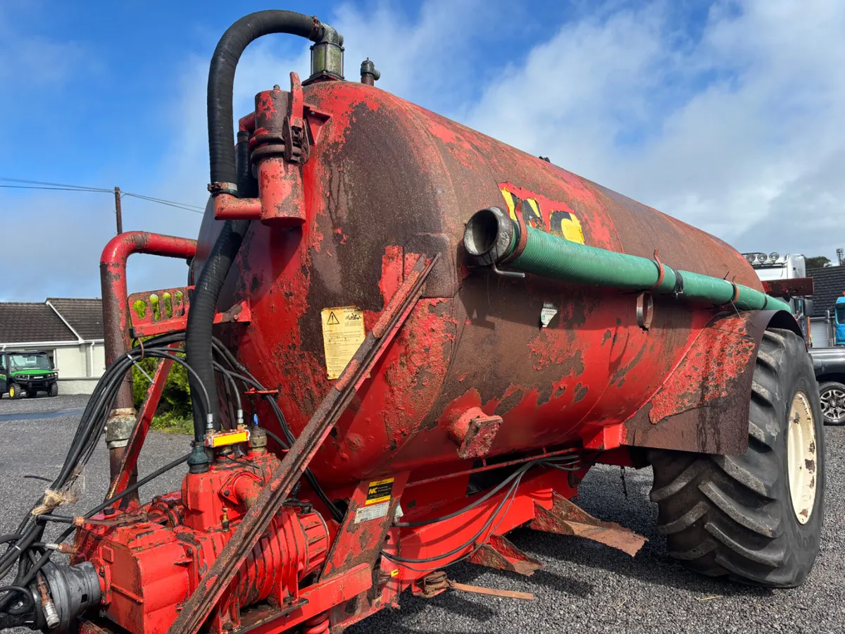 Nc 2000 gallon tanker & rain gun - Image 2
