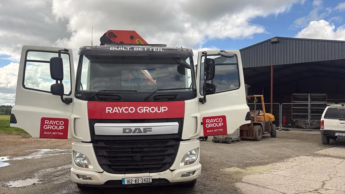 2016 DAF CF440 8x4 Palfinger Crane Truck - Image 3