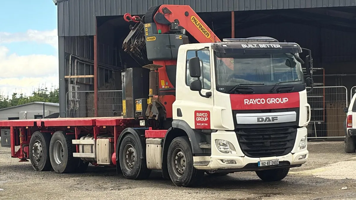 2016 DAF CF440 8x4 Palfinger Crane Truck - Image 1