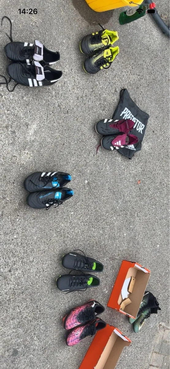 Football boots - Image 1