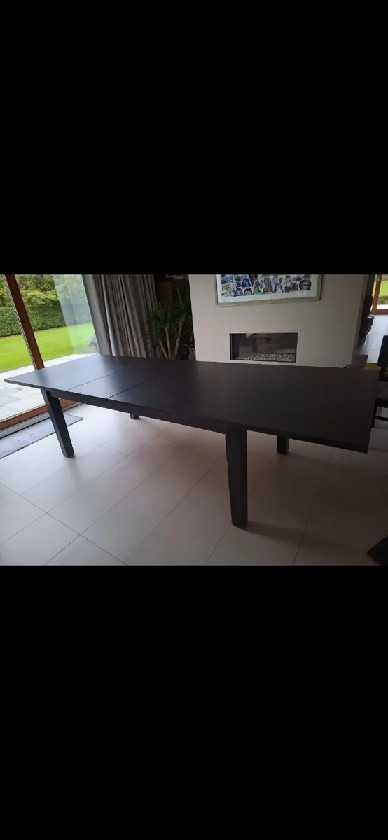 Dining table - Image 1