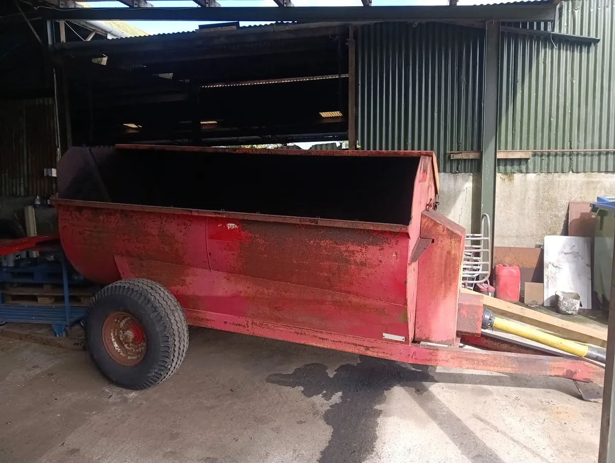 Hispec dung spreader - Image 1